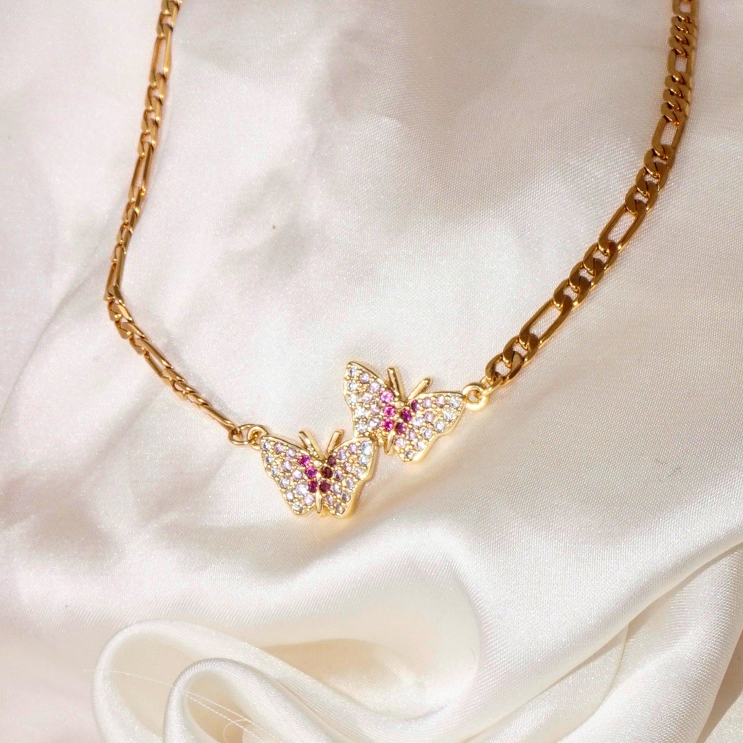 Deux Papillons Choker