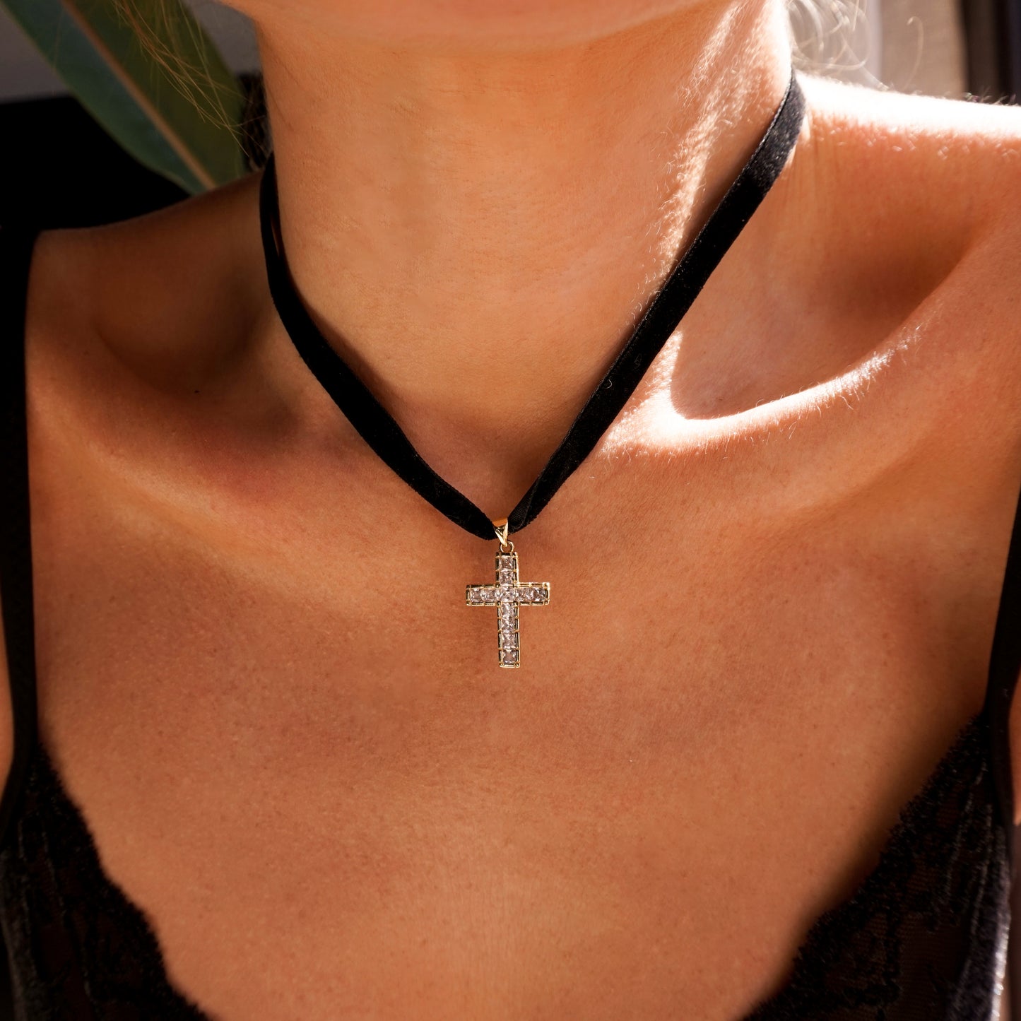 Roma Choker