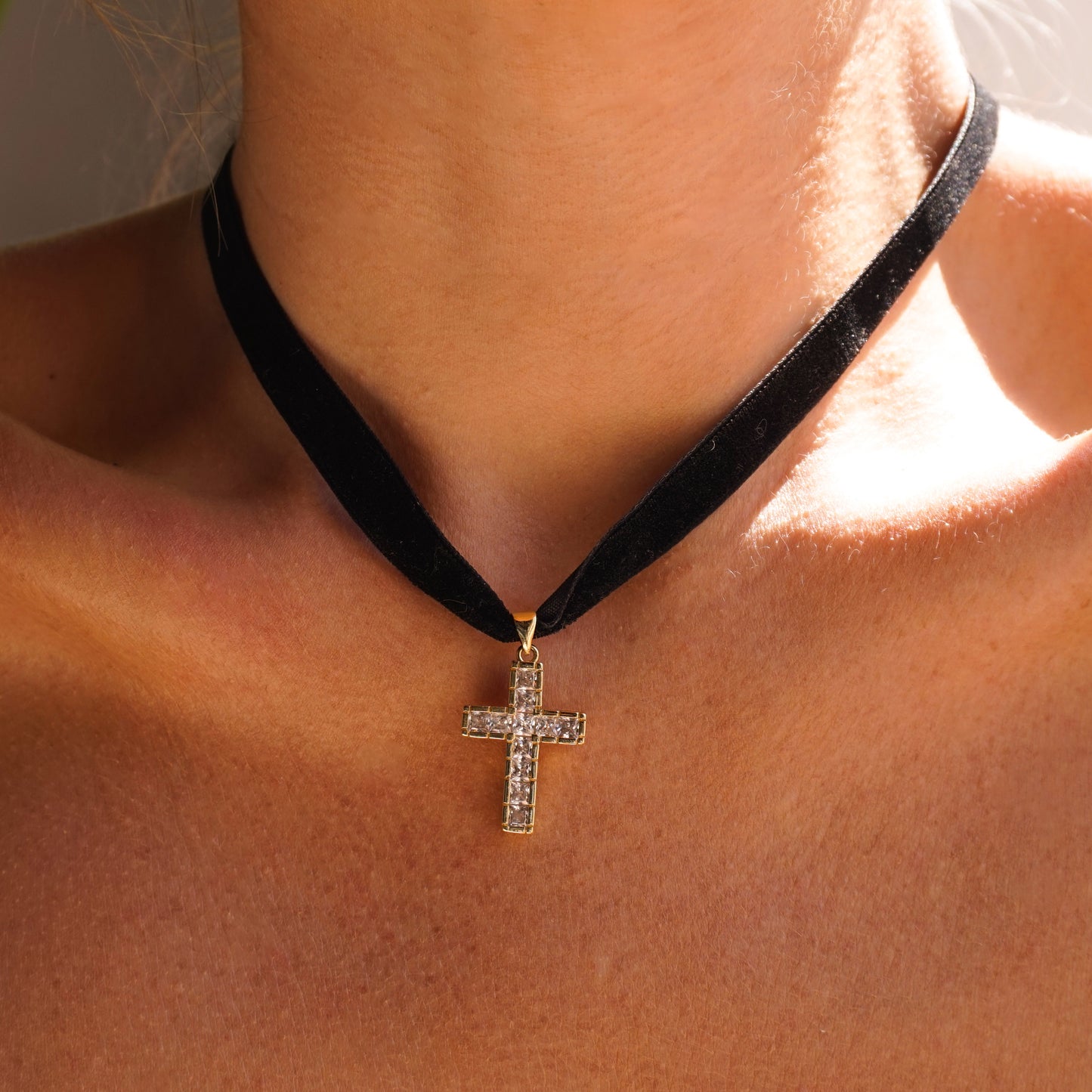Roma Choker