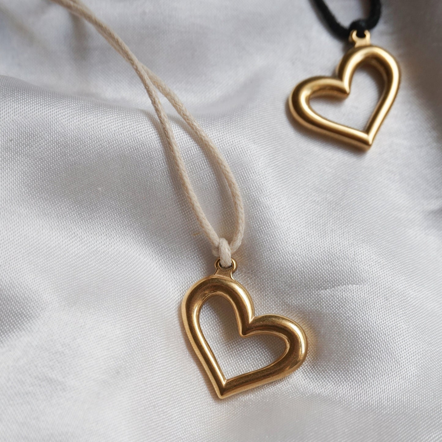 Lover Cord Pendant - Ivory