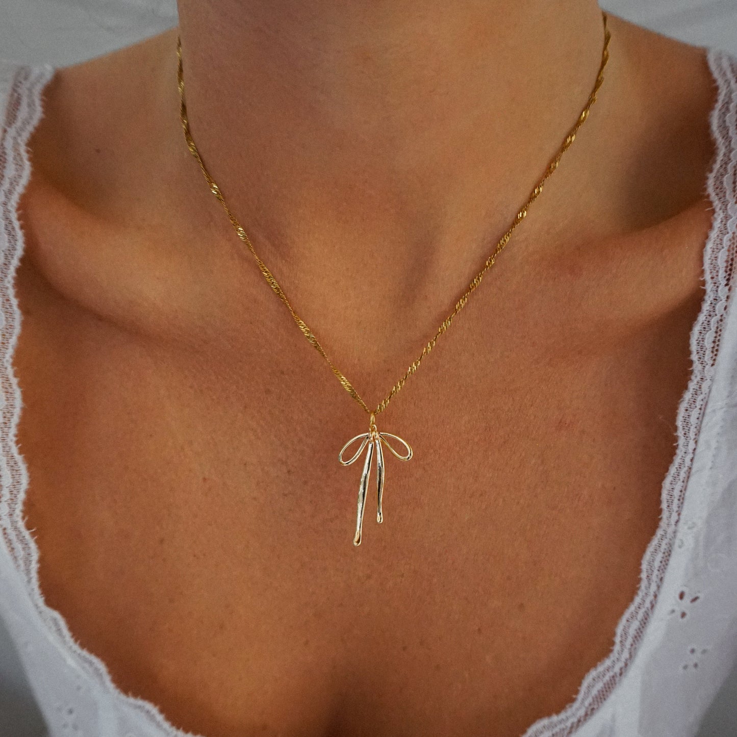 Bow Pendant