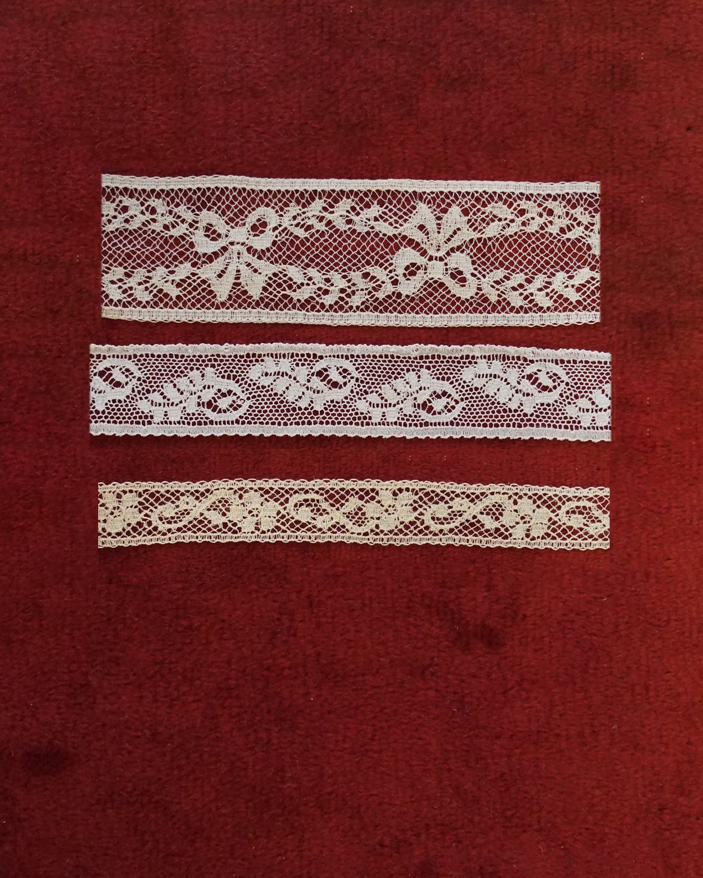 Torchon Lace Memento Locket