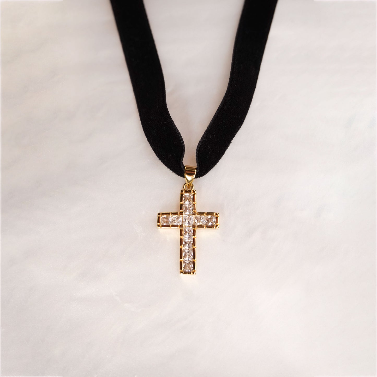 Roma Choker