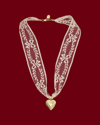 Chantilly Lace Memento Locket