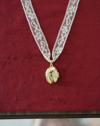 Torchon Lace Whimsy Locket