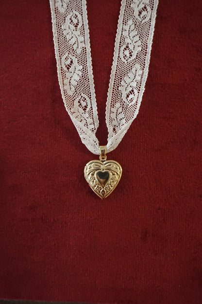 Valenciennes lace Memento Locket